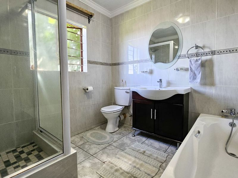 Townhouse For Sale in Wilgeheuwel - Photo 10