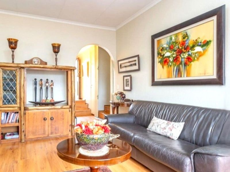 Townhouse For Sale in Wilro Park - Photo 5