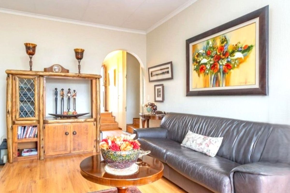 Townhouse For Sale in Wilro Park - Photo 5