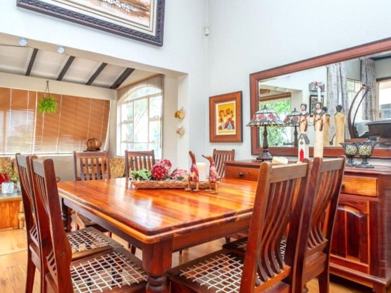 Townhouse For Sale in Wilro Park - Photo 4