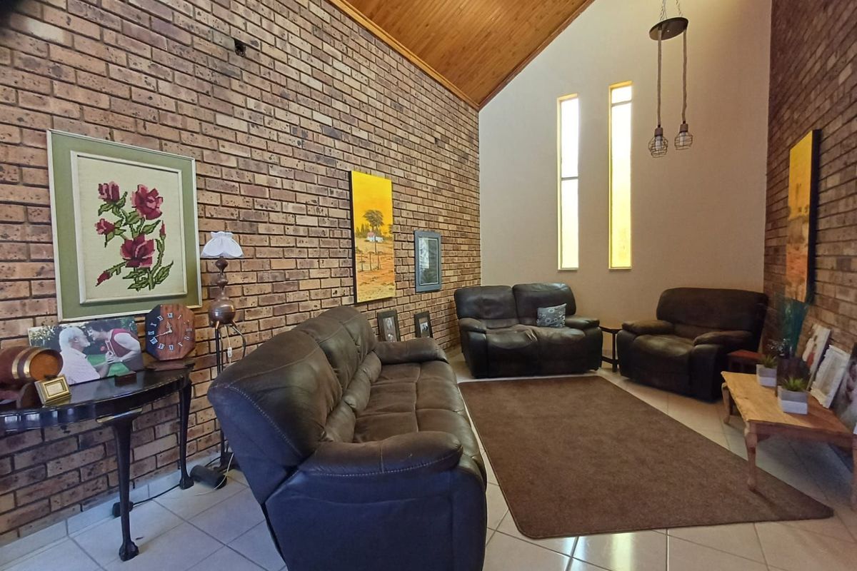 House For Sale in Vaal Park - Photo 2