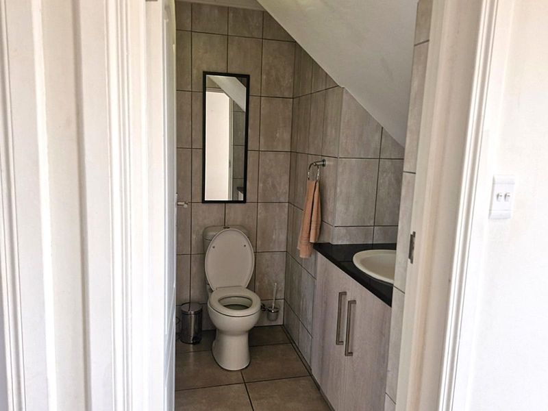 Townhouse For Sale in Hartenbos Heuwels - Photo 7