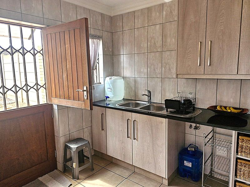 Townhouse For Sale in Hartenbos Heuwels - Photo 6