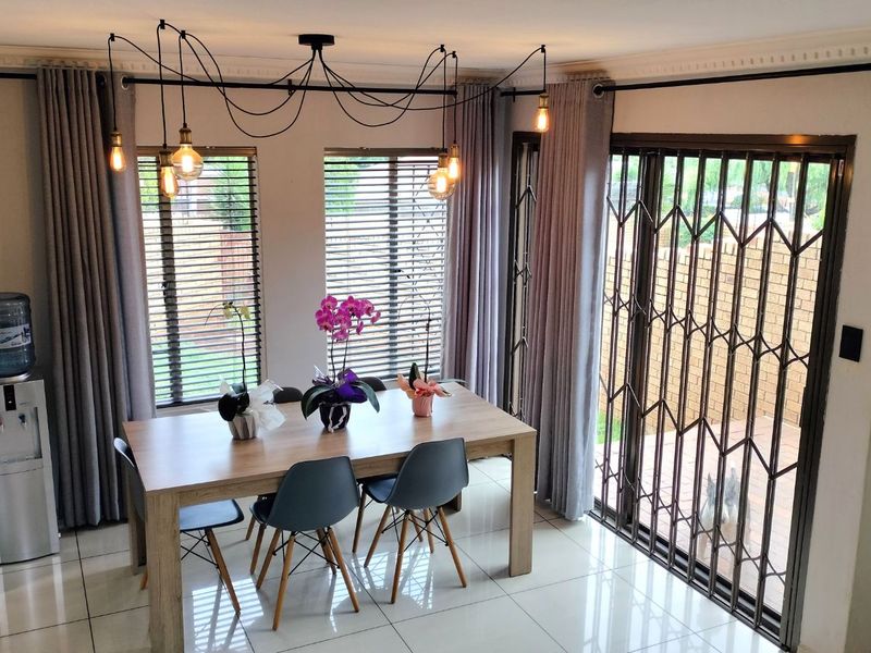 Townhouse For Sale in Roodekrans - Photo 10