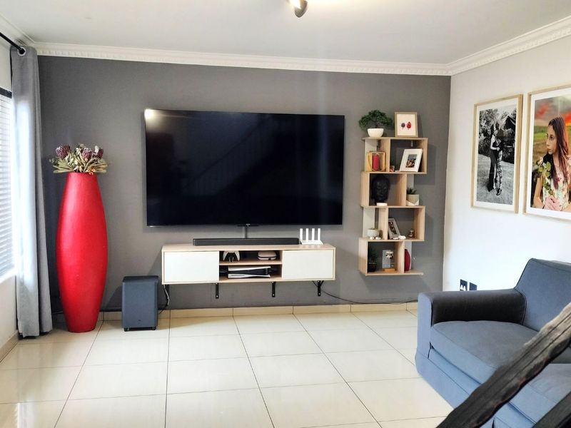 Townhouse For Sale in Roodekrans - Photo 7