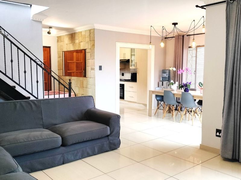 Townhouse For Sale in Roodekrans - Photo 6