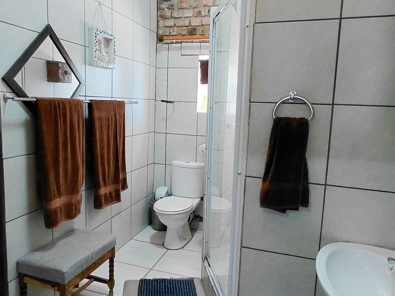 House For Sale in Oudtshoorn North - Photo 9