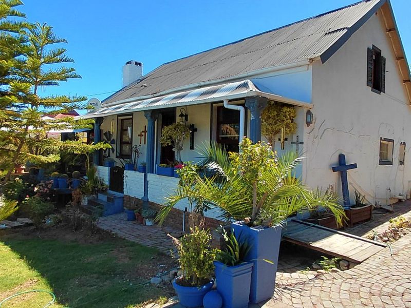 House For Sale in Oudtshoorn North - Photo 2