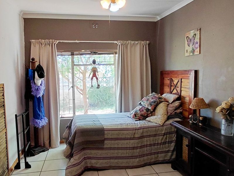 House For Sale in Oudtshoorn North - Photo 10