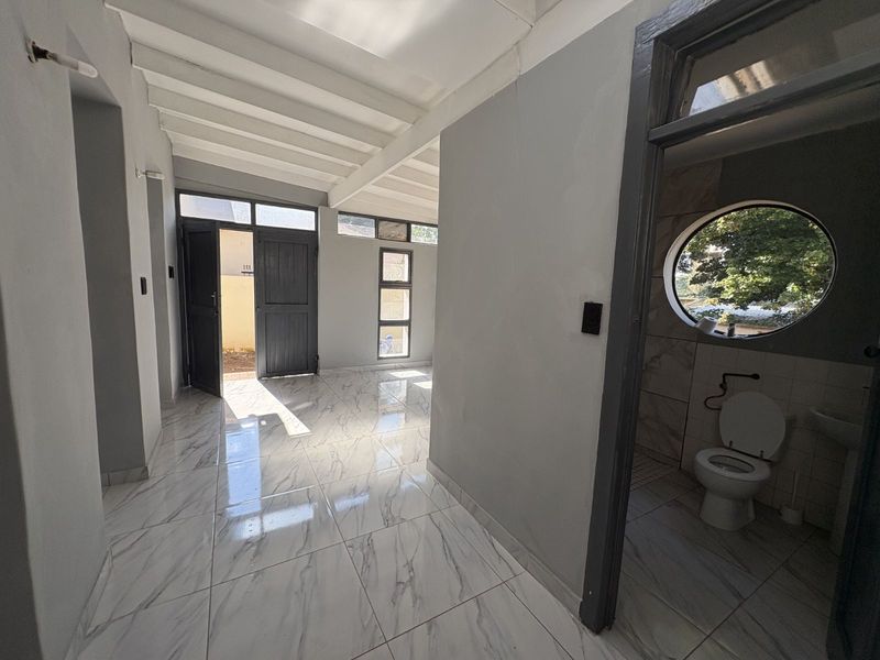 House For Sale in Bellevue - Photo 9