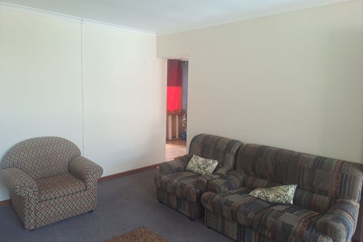 House For Sale in Sherwood - Photo 2