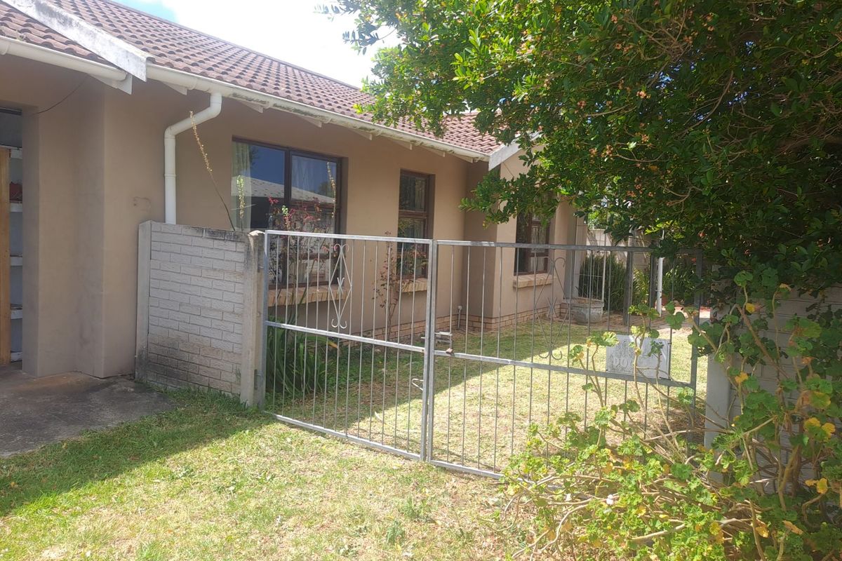 House For Sale in Sherwood - Photo 3