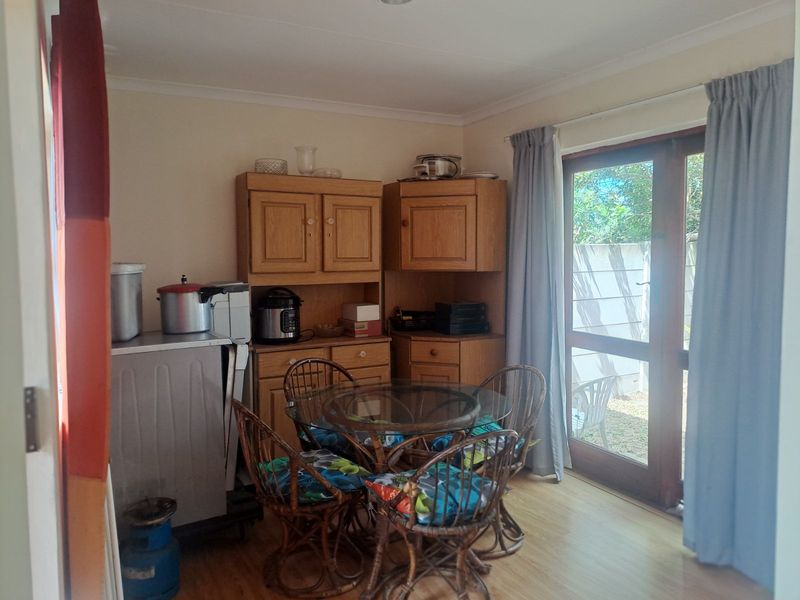 House For Sale in Sherwood - Photo 4