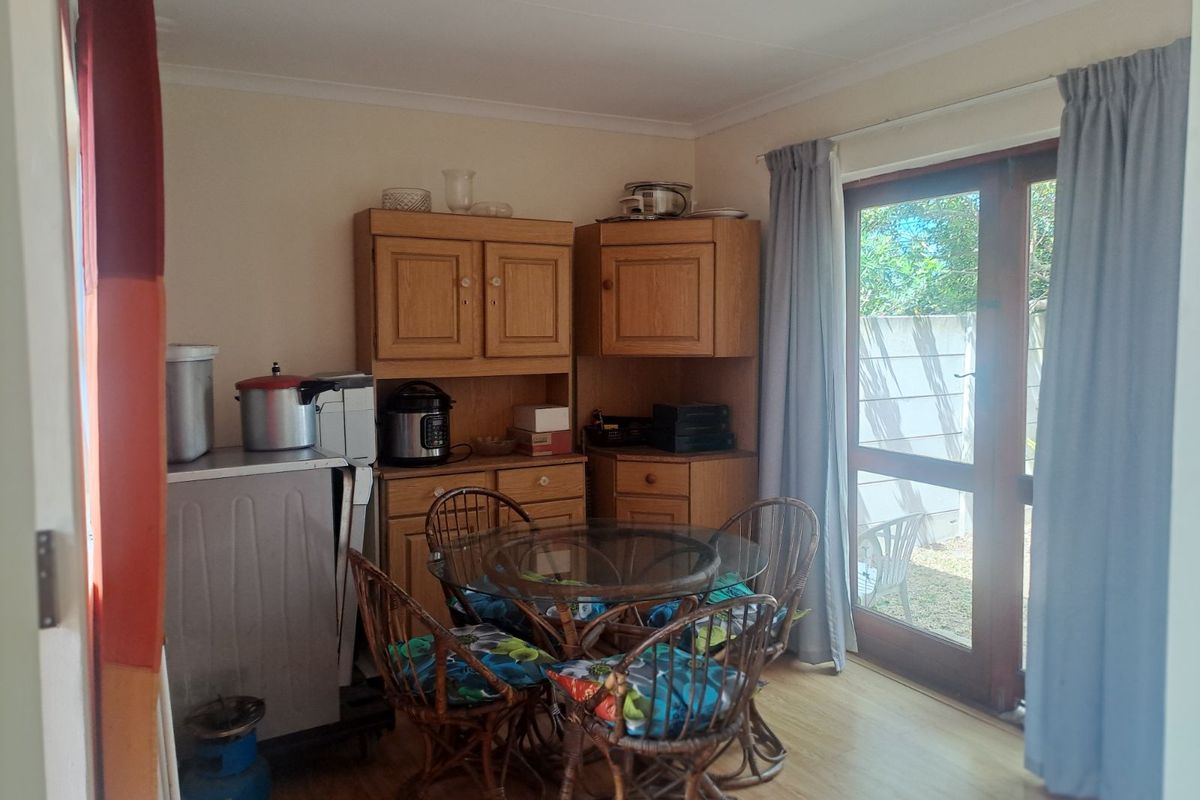 House For Sale in Sherwood - Photo 4