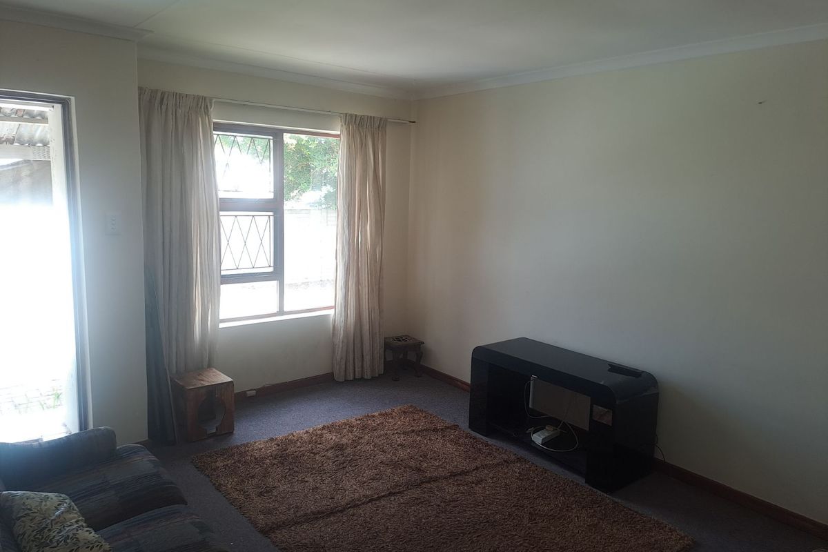 House For Sale in Sherwood - Photo 5