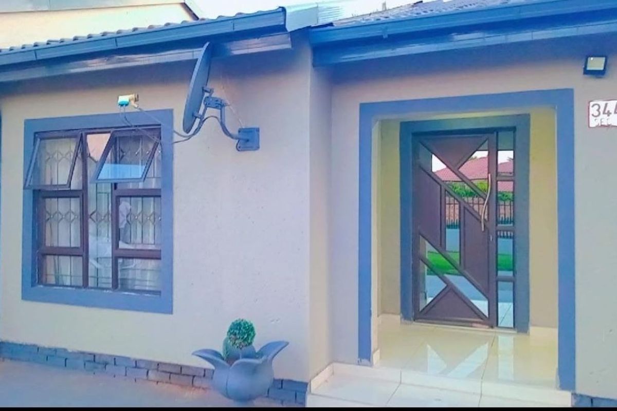 House For Sale in Hammanskraal Central - Photo 2