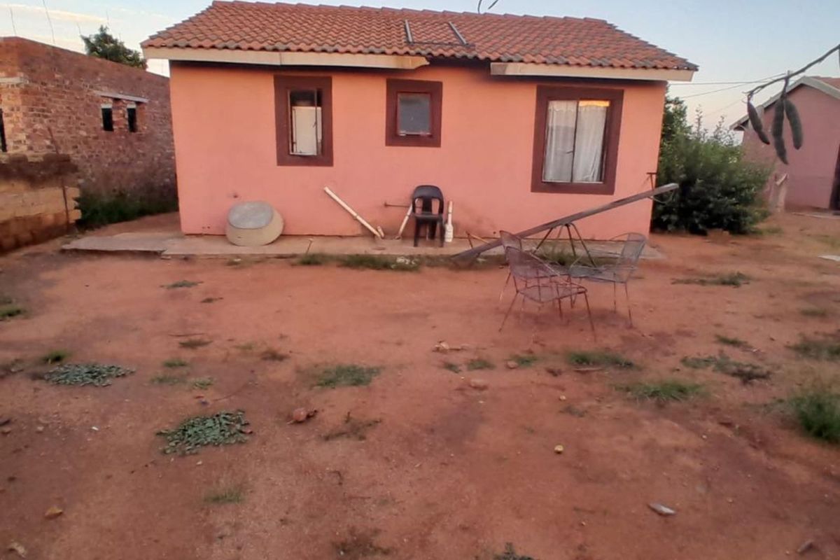 House For Sale in Hammanskraal Central - Photo 4