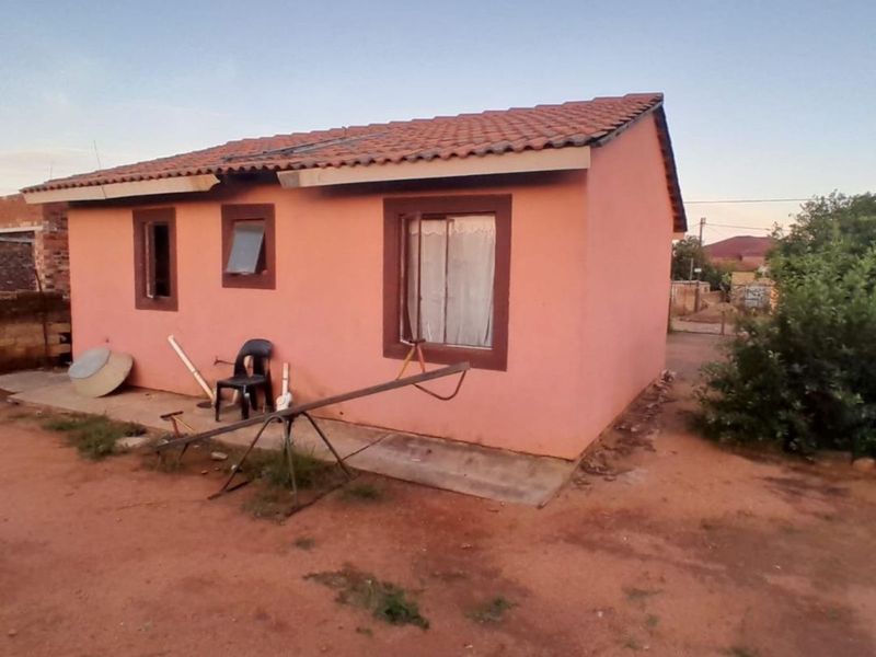 House For Sale in Hammanskraal Central - Photo 2