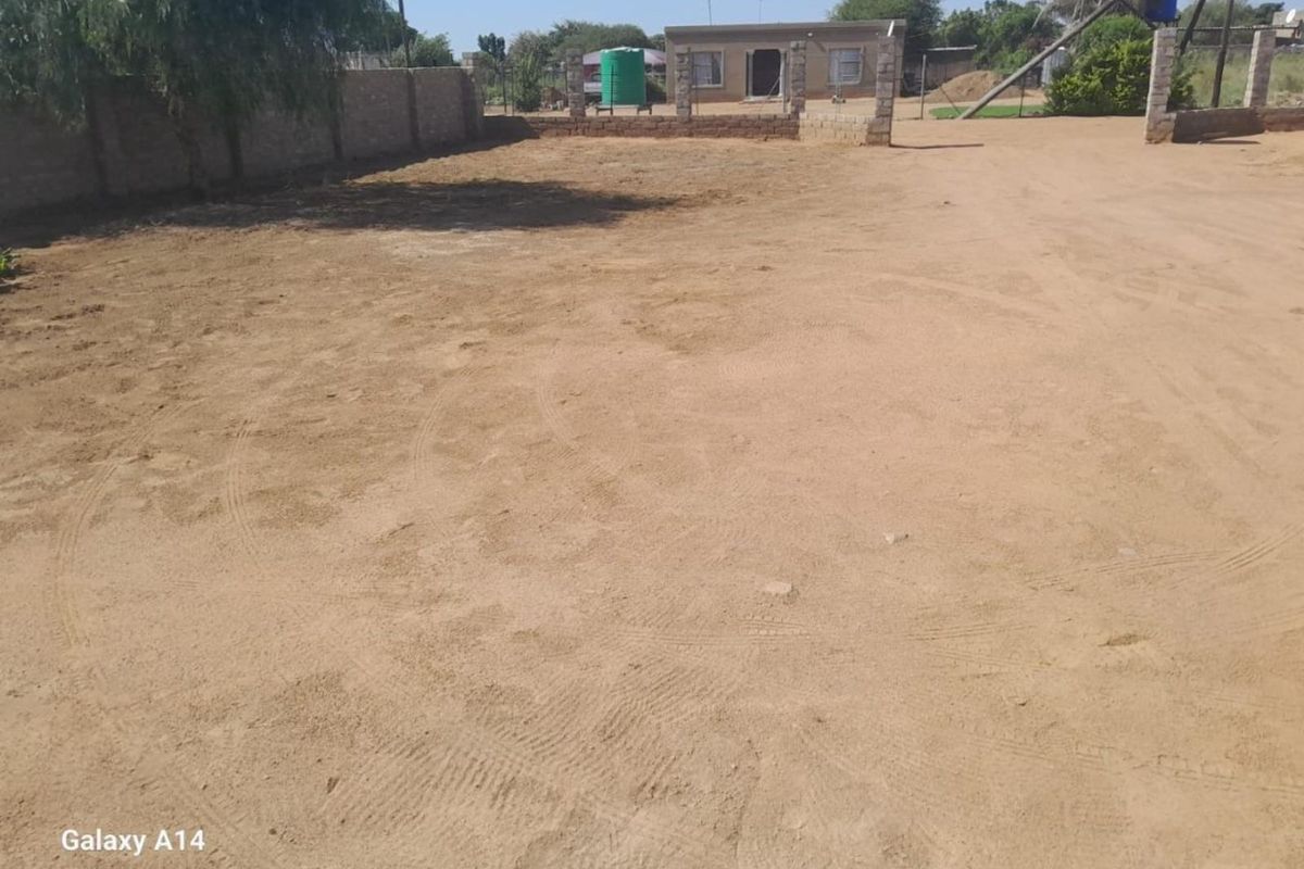 House For Sale in Hammanskraal Central - Photo 2