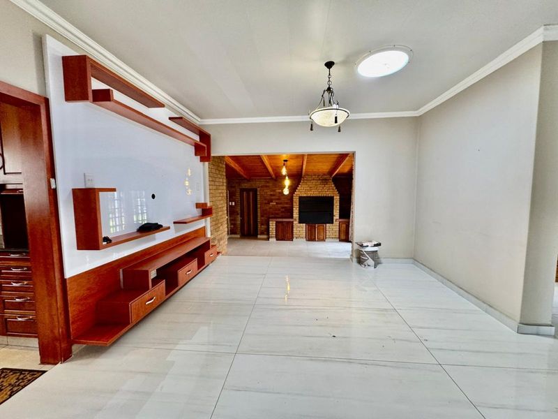 House For Sale in Secunda Central - Photo 6