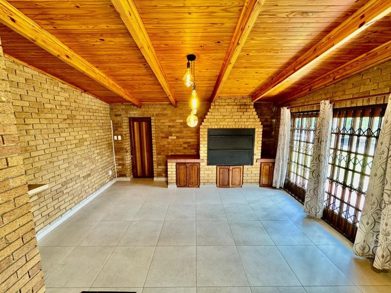 House For Sale in Secunda Central - Photo 9