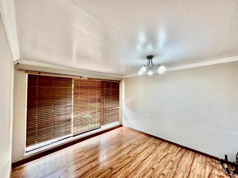 House For Sale in Secunda Central - Photo 8