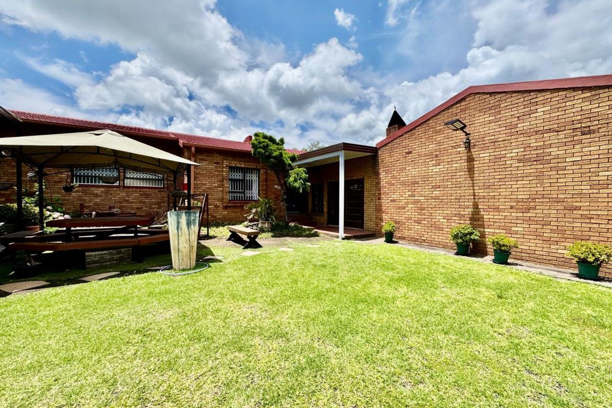 House For Sale in Secunda Central - Photo 2