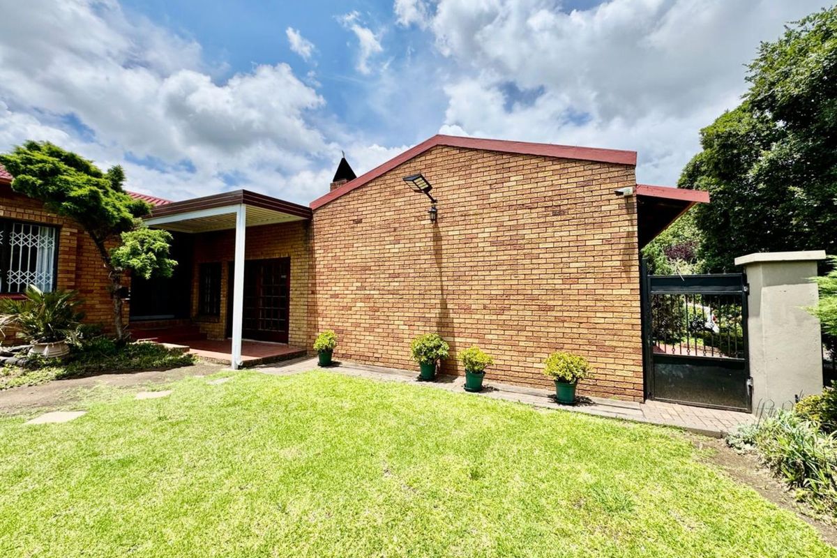 House For Sale in Secunda Central - Photo 3