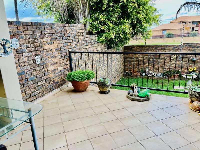 Townhouse For Sale in Celtisdal - Photo 2