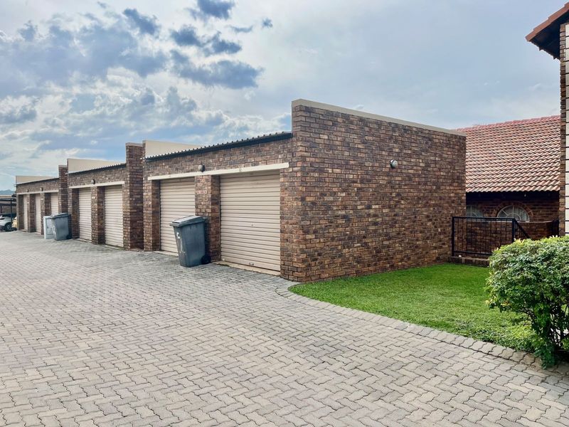 Townhouse For Sale in Celtisdal - Photo 4