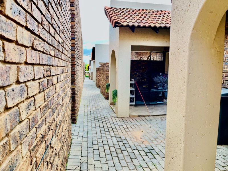 Townhouse For Sale in Celtisdal - Photo 5