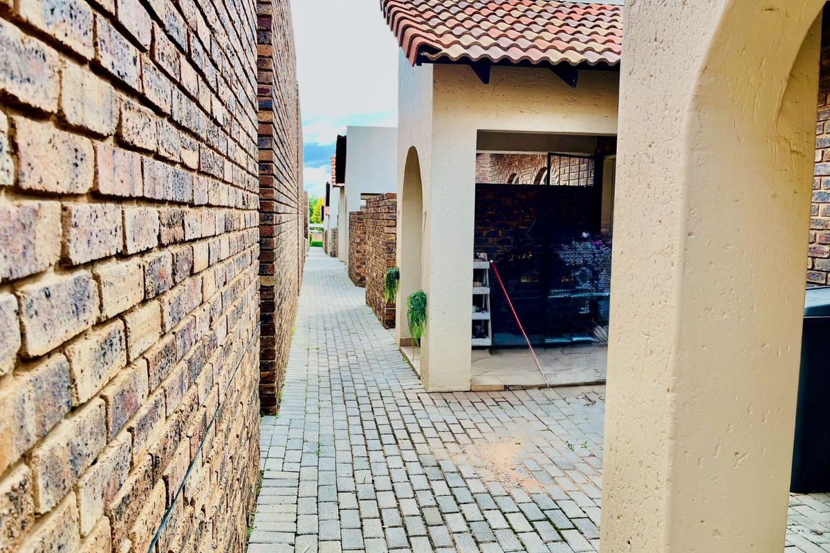 Townhouse For Sale in Celtisdal - Photo 5