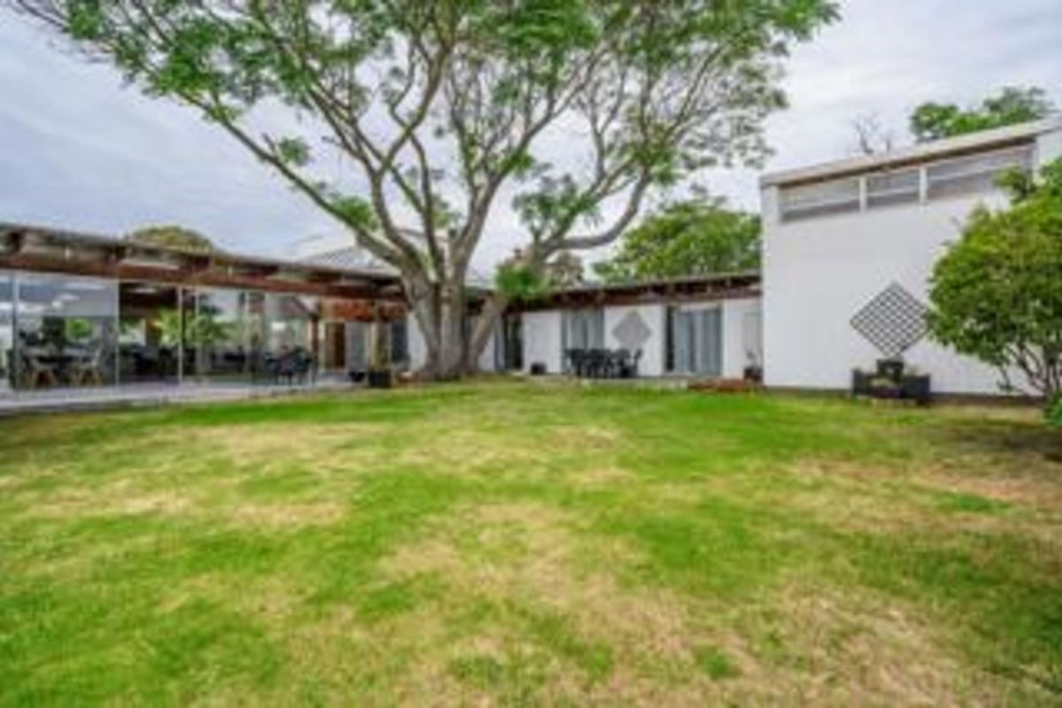 House For Sale in Morningside - Photo 2