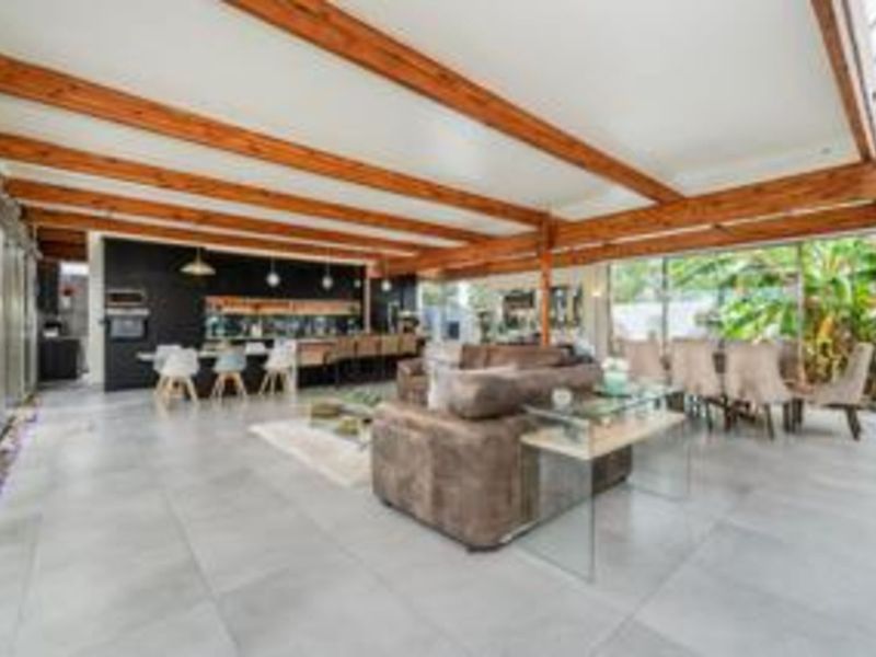 House For Sale in Morningside - Photo 9