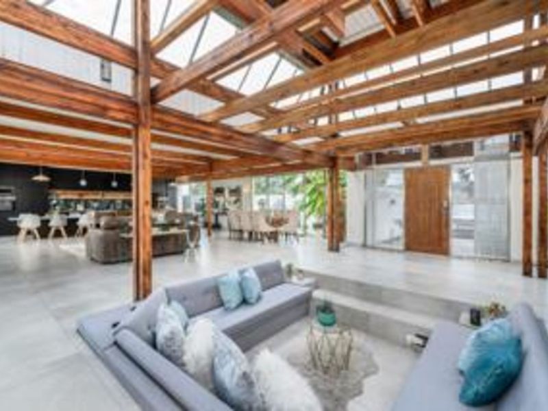 House For Sale in Morningside - Photo 4