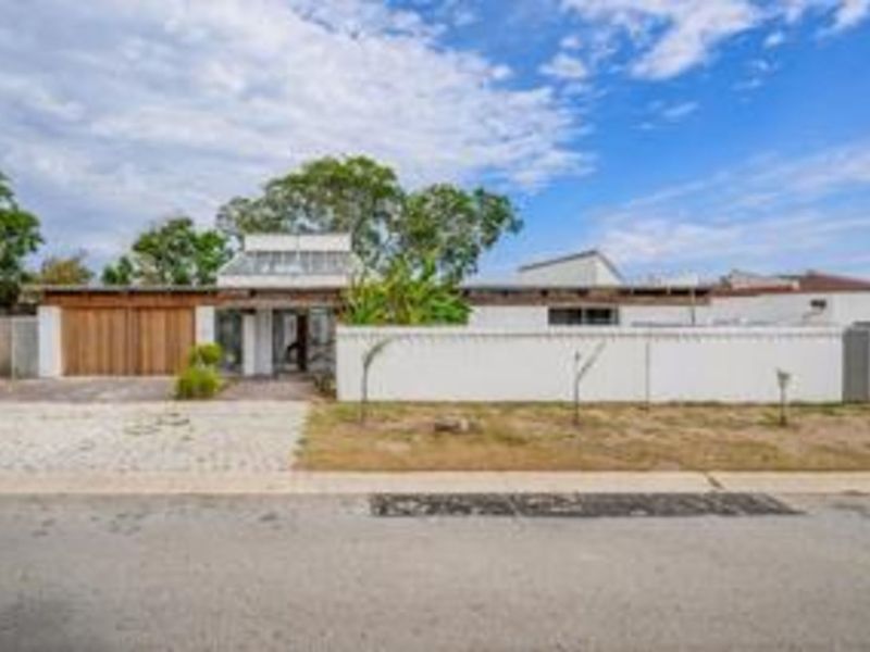 House For Sale in Morningside - Photo 3