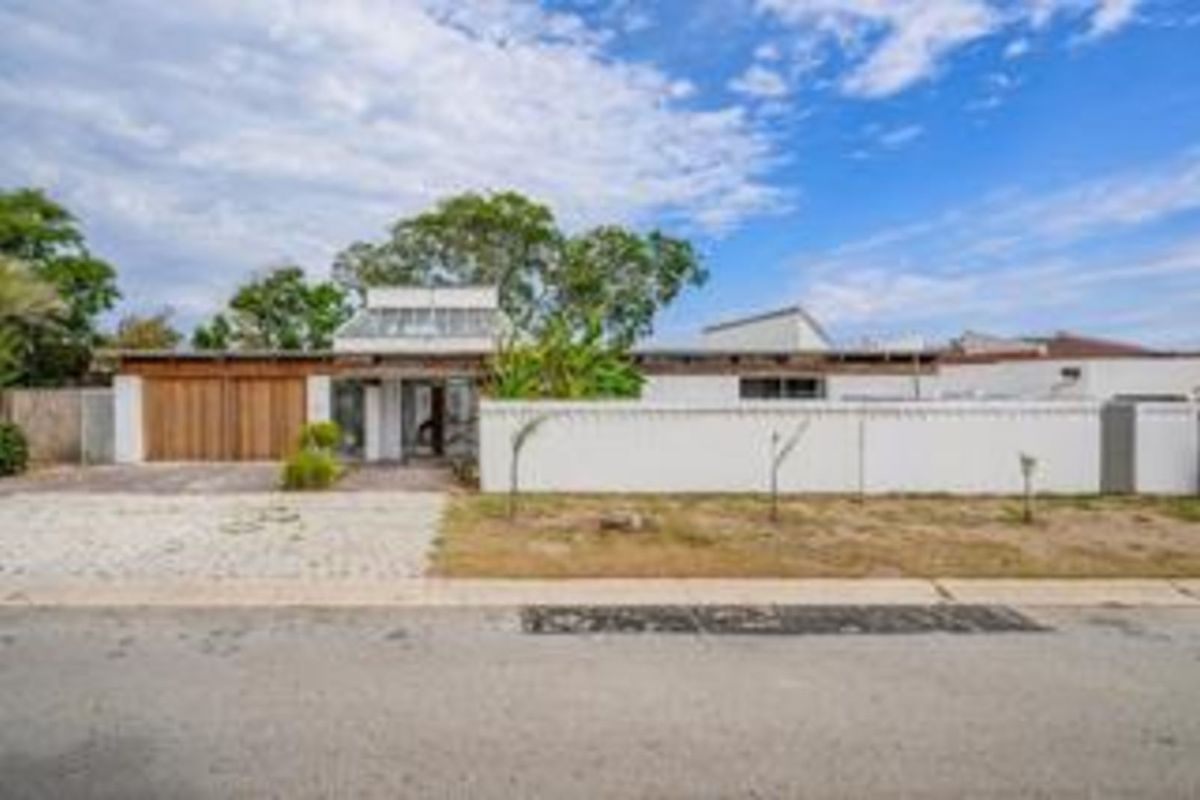 House For Sale in Morningside - Photo 3