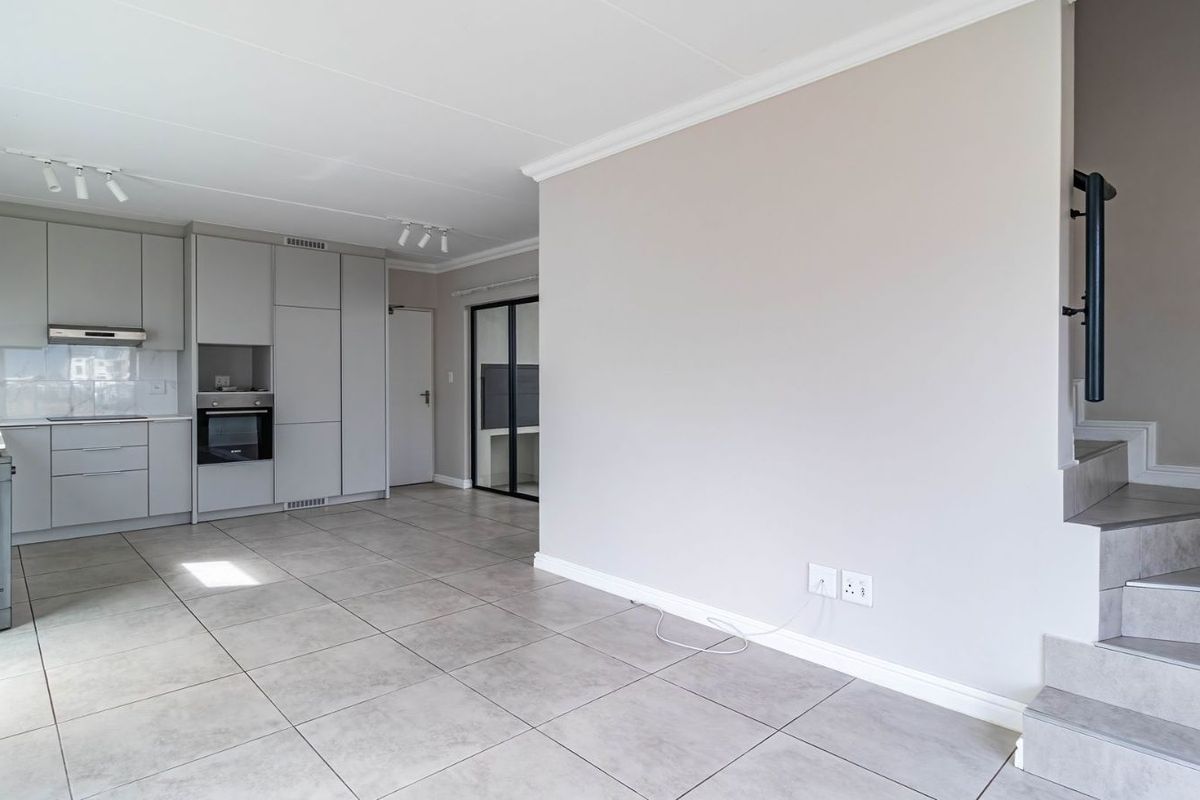 Townhouse For Sale in Acorn Creek Lifestyle Estate - Photo 2