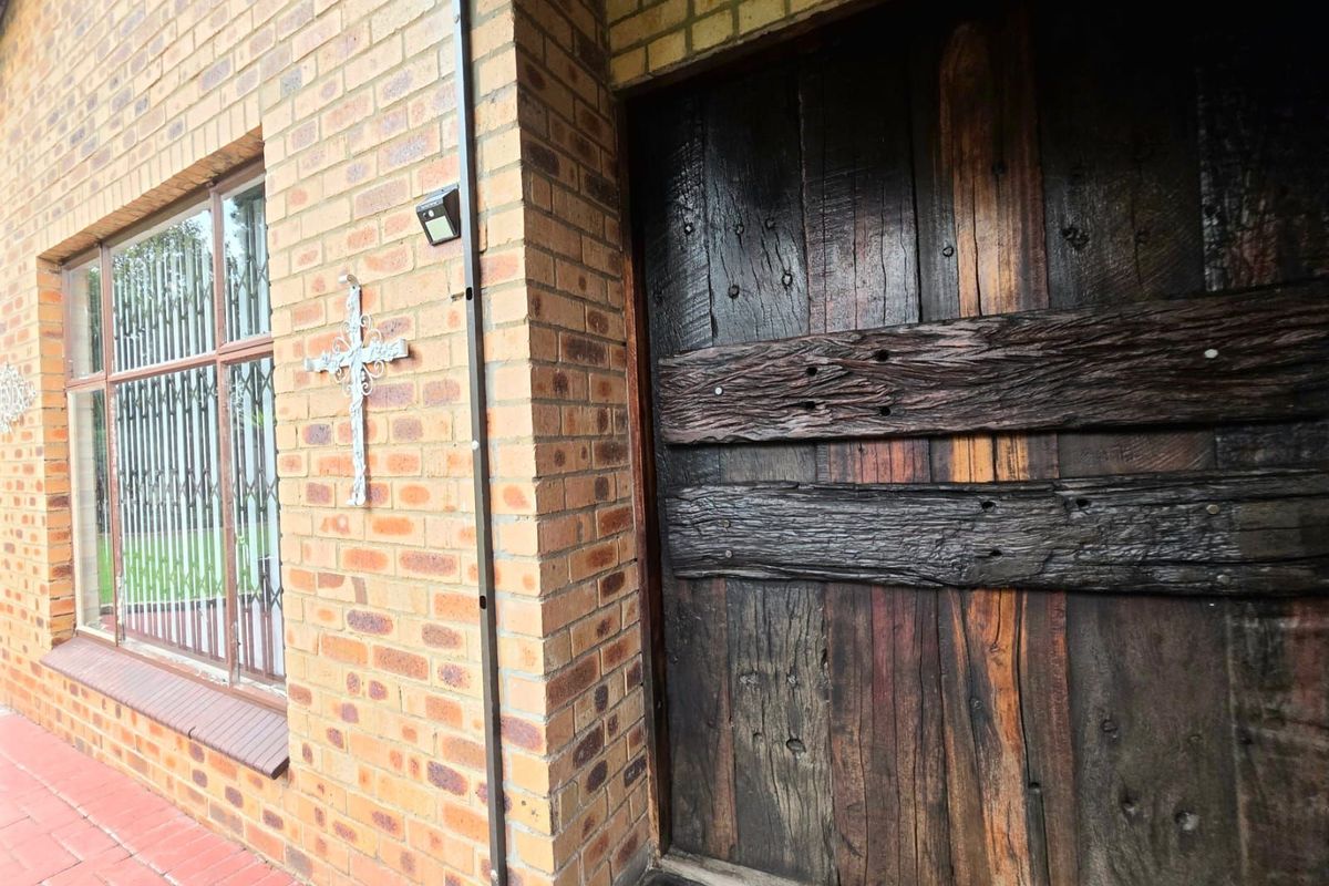 House For Sale in Secunda Central - Photo 4