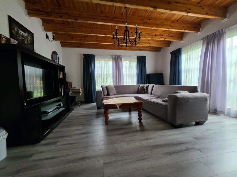 House For Sale in Secunda Central - Photo 8