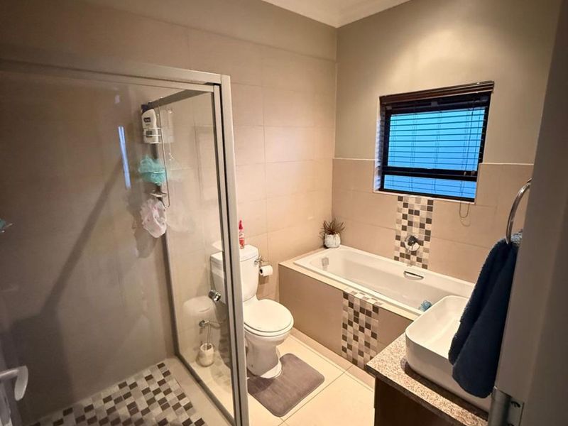 Townhouse For Sale in Terra Nova - Photo 10