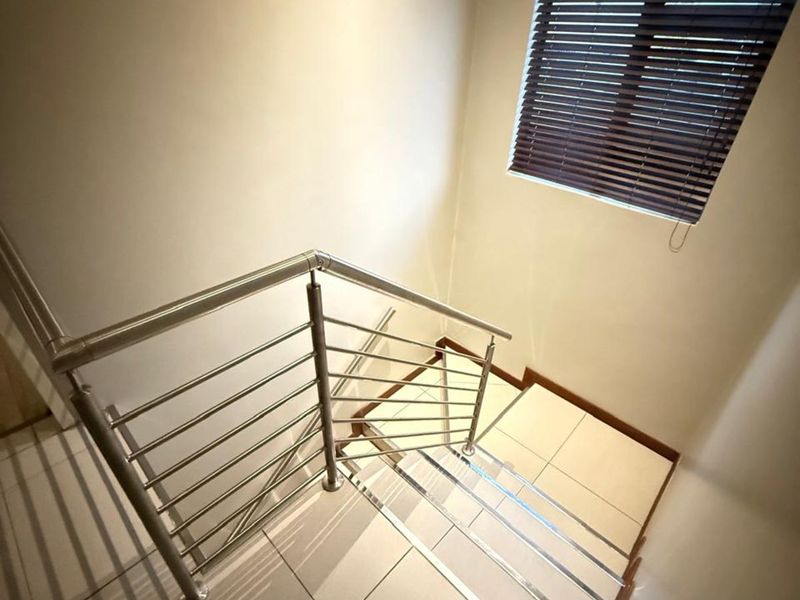 Townhouse For Sale in Terra Nova - Photo 8