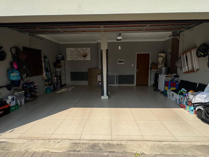 Townhouse For Sale in Terra Nova - Photo 5