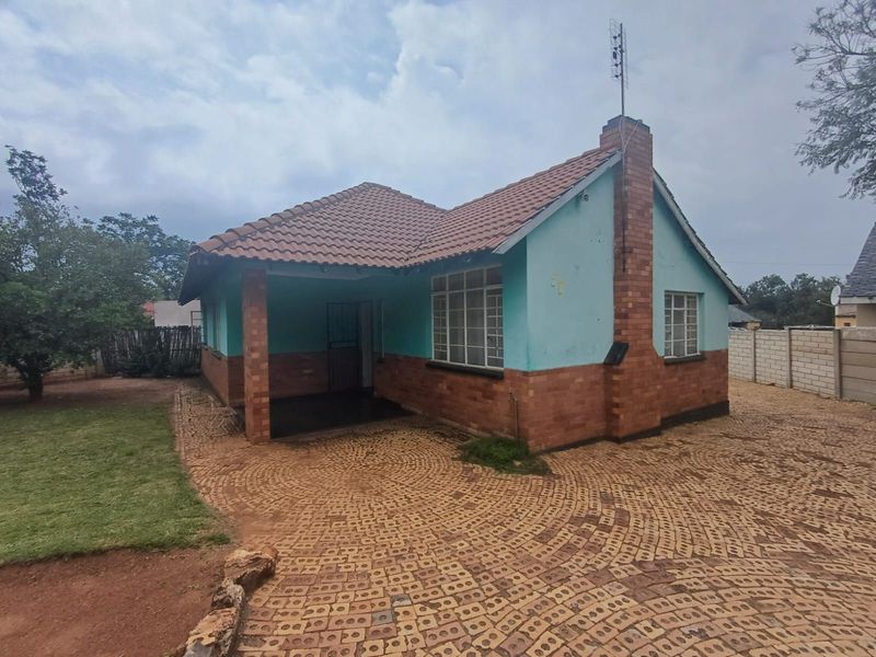 House For Sale in Stilfontein Central - Photo 2