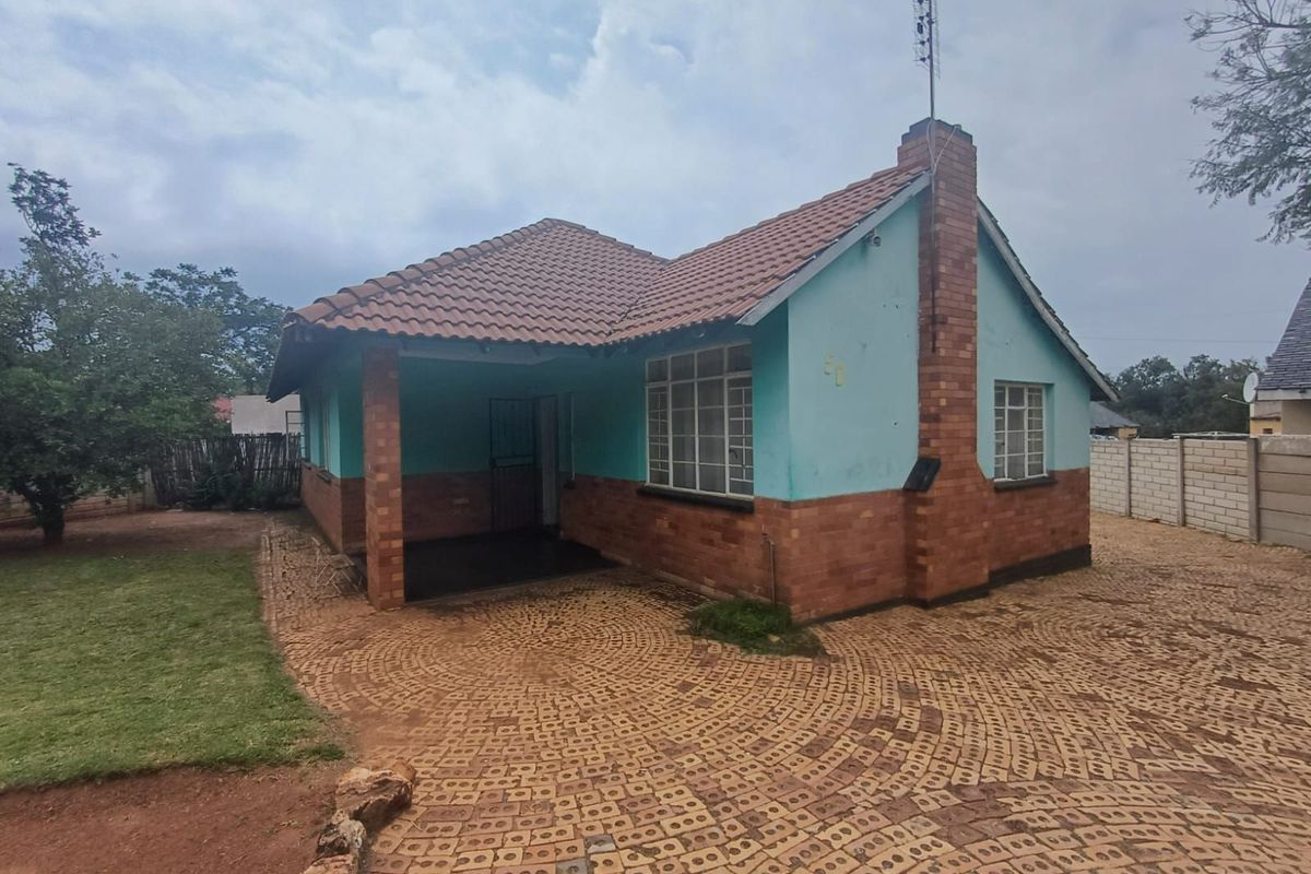 House For Sale in Stilfontein Central - Photo 2