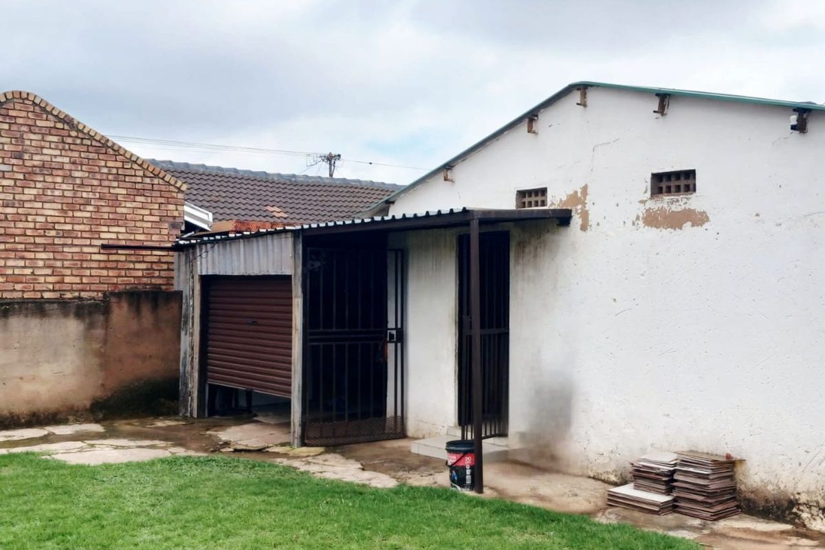 House For Sale in Mamelodi East - Photo 2