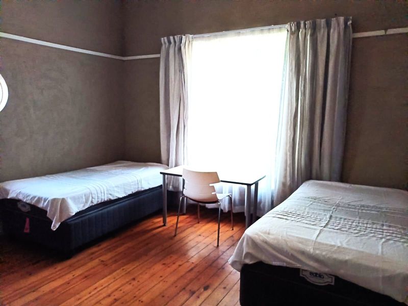 House For Sale in Brixton - Photo 4