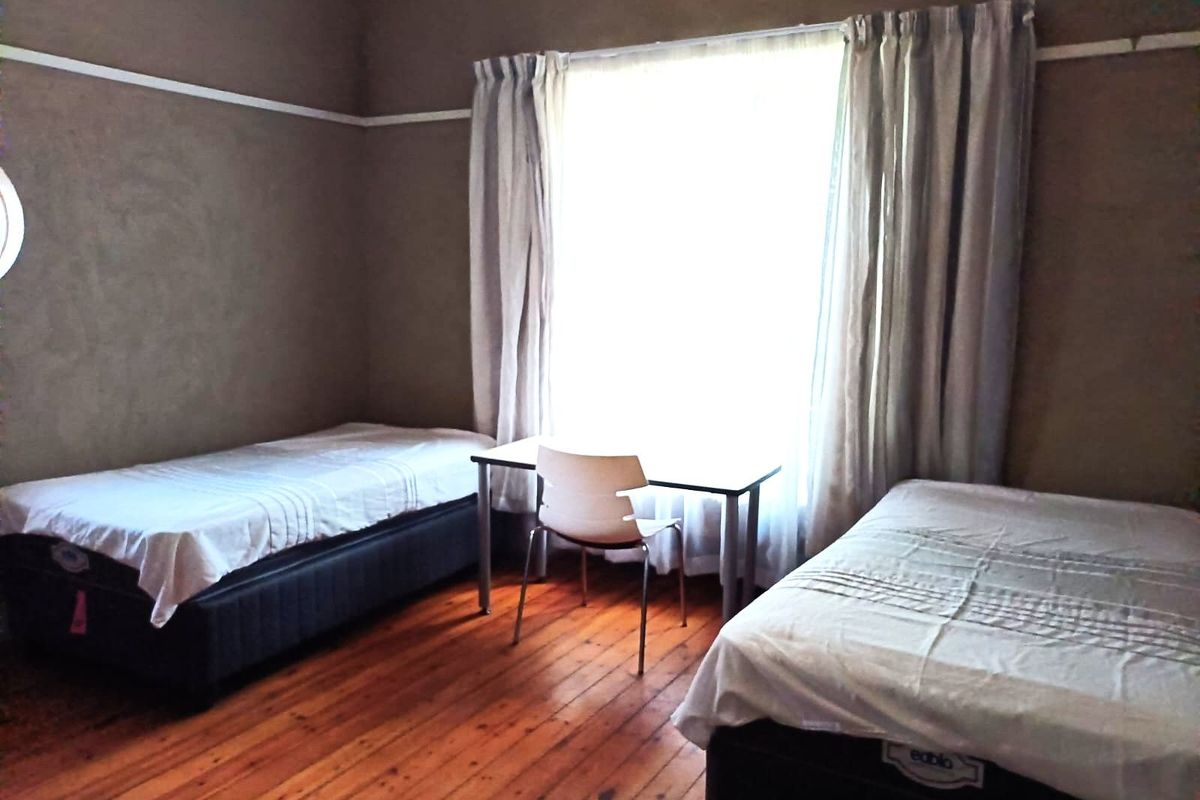 House For Sale in Brixton - Photo 4