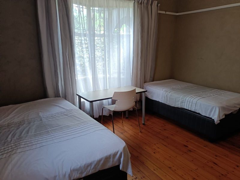 House For Sale in Brixton - Photo 5