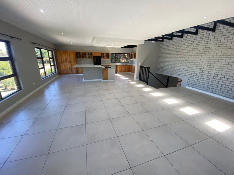 House For Sale in Loerie Park - Photo 6